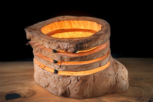 Lampa z třešňového dřeva